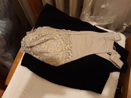 -- - Notre bureau de servantes ukrainiennes soutien-gorge masturbation en robe