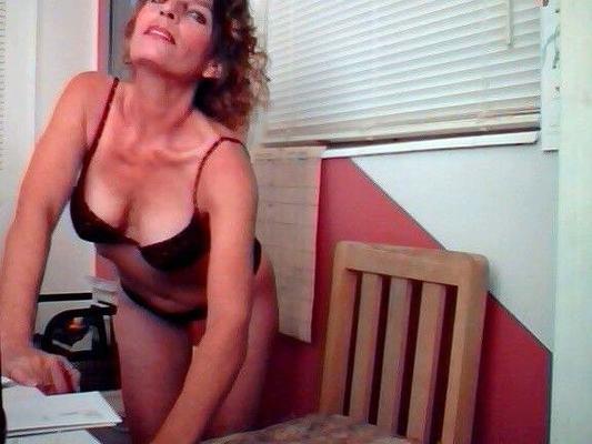 Horny Melbourne FL Aunt Cynthia Brown