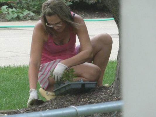 Neighbor MILF/Gilf Gardening