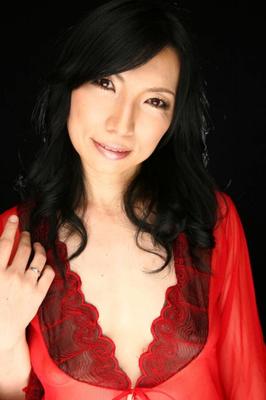 Yuko – Asiatische MILF gevögelt