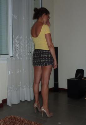 Cristina, femme MILF, se déshabille