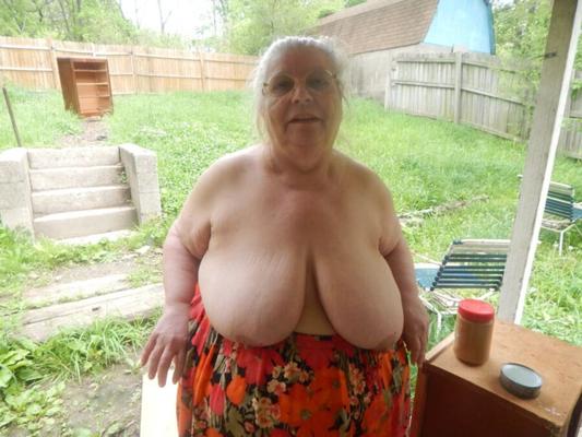 Extreme Plump Granny