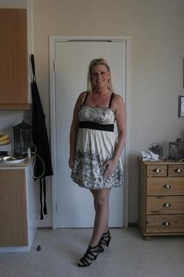 Blonde MILF, ich möchte ihr eine Gesichtsbehandlung geben