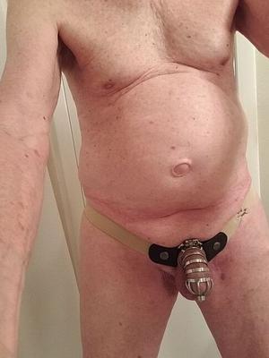 Mature, caged, plugged and eexposed