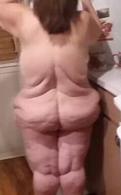 Esposa bbw siempre está desnuda en casa