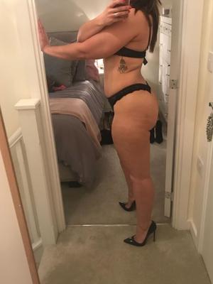 Amateur Milf "Jhoanne" selfies