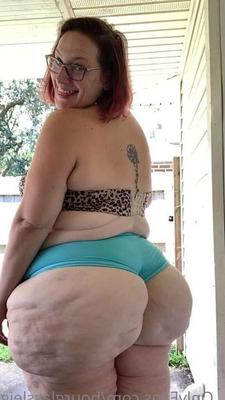 HUGE BBW MATURE - hourglassleigh