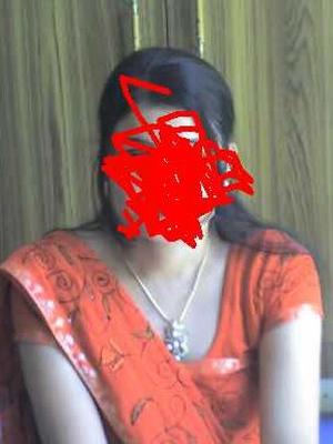 Indische MILF Bhabhi mit milchigen Titten