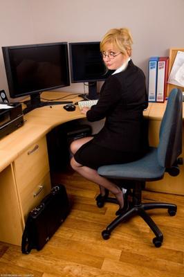 Tante Bea, tu rends certainement le bureau plus amusant