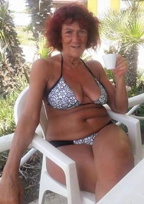 Sexy Mature Lady  N/N