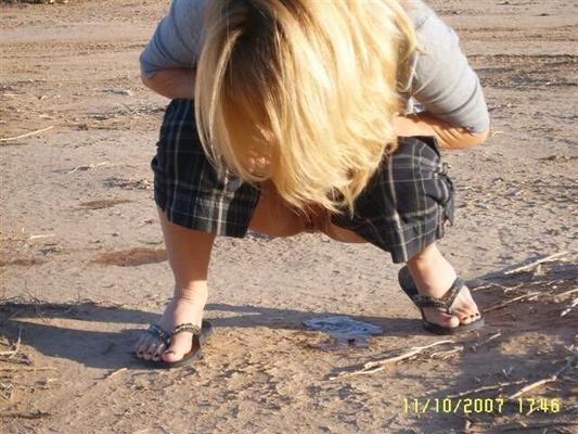 Mãe solteira que gosta de brincar de fazer xixi com o filho...