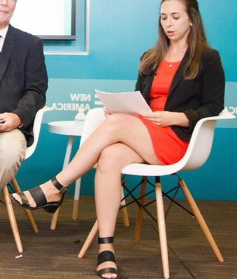 Conference Legs: Sexy reds on the platform