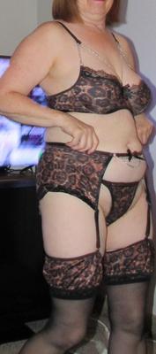 hommage au cochon mature en lingerie