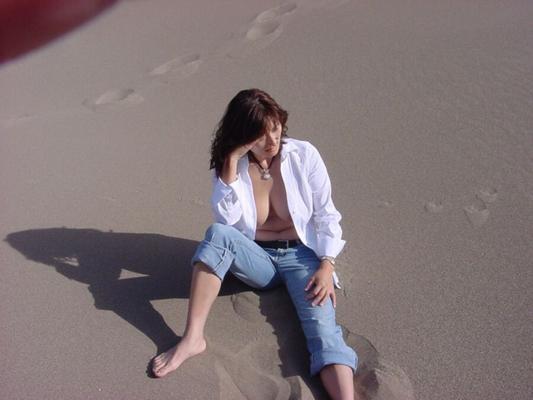 Mature - Korea Wife - NN - flashes at beach