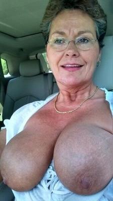 Mature Baise Seins