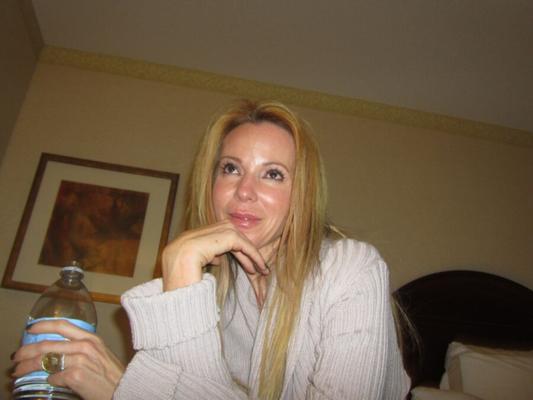 MarieM, une MILF blonde