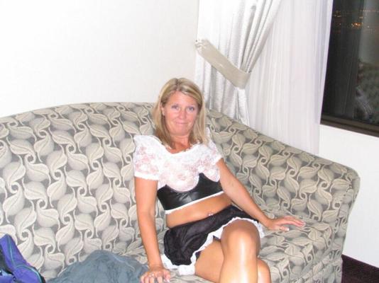 Hot amateur housewife Sabrina at home