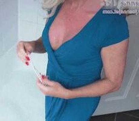 Gifs de la déesse transexuelle mature Joanna Jet