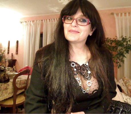 Beautiful black hair wife MILF amateur with bb matures