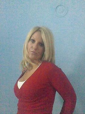 Blonde serbische MILF