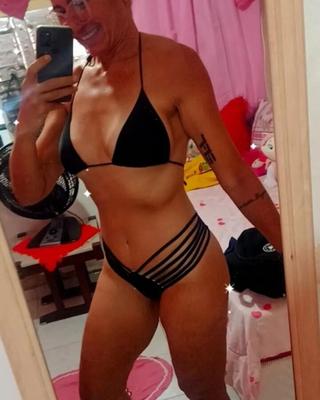 MILF atlética (cara y cuerpo para tu corrida)