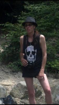 Degrade skinny rocker mom Amy