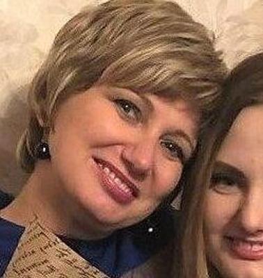 Ukrainische reife Frau mit Brille namens Inna