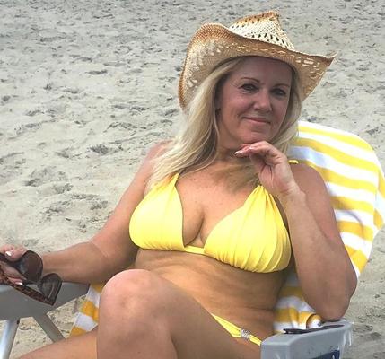 Moms in Bikini for Dirty Comments