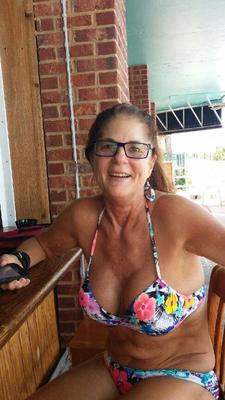 Mature MILF Pamela In A Bikinis .  Nice Body