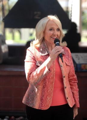 O conservador Jan Brewer está cada vez melhor