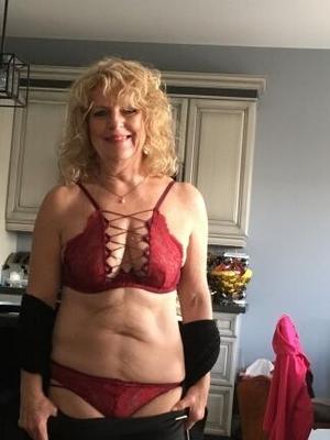 Galerie mature n° : MILF et GILF à gogo