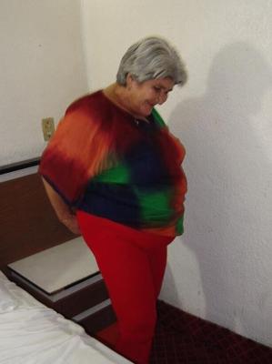 abuela en la cama para ti