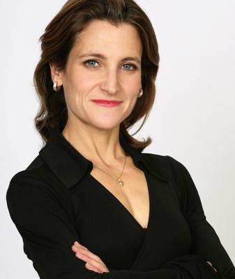 Mulheres políticas: canadense GILF Chrystia Freeland, fodível?