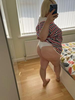 VERY HOT BBW BLONDE BRITISH MILF WITH BIG TITS - PART