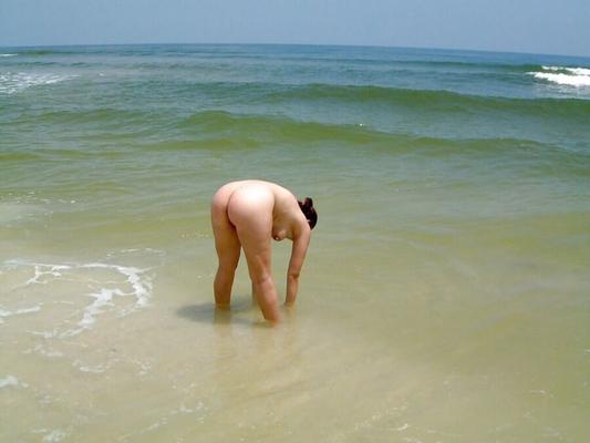 jill desnuda en la playa