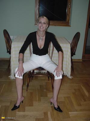 Blonde amateur MILF