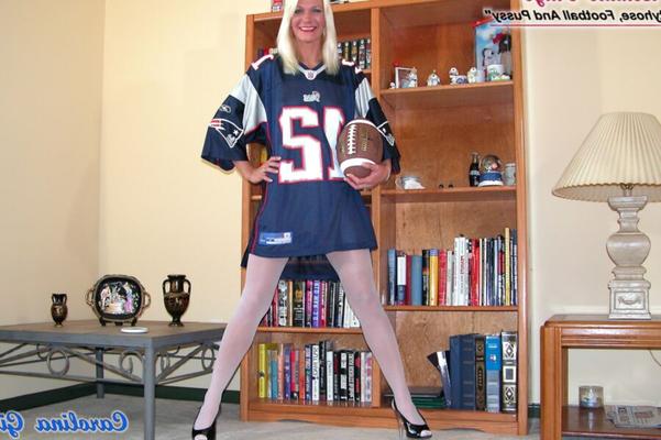 Leanne  - Pantyhose, Football And Pussy