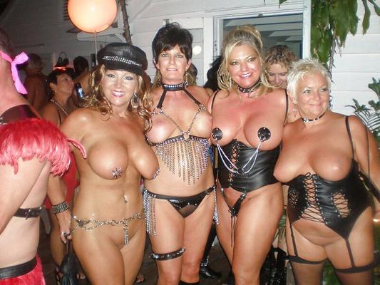 hot milfs and matures wearing sexy bellychains