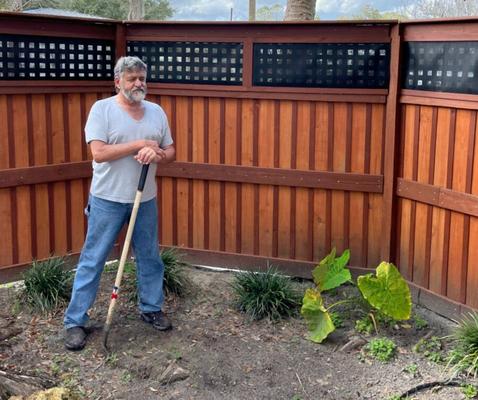 CFNM-Atado a un árbol y se fue.