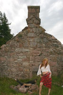 The English Lady - Solo - Extérieur - Cottage