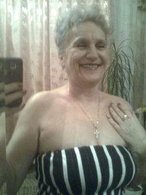 Non-nude Gilf selfies