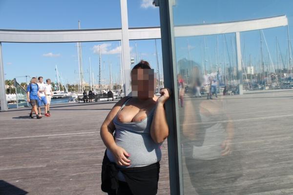 Mi esposa desnuda tetas al aire libre