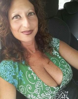 Request: Beautiful Milf: Who knows more?