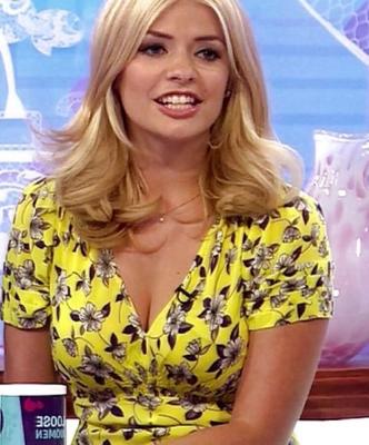 A gata da TV britânica Holly-Willoughby, para se masturbar?