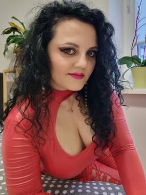 Elena, eine heiße rumänische MILF, p.