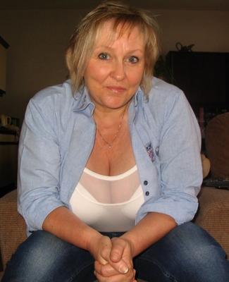 Fantastic Mature Cleavage