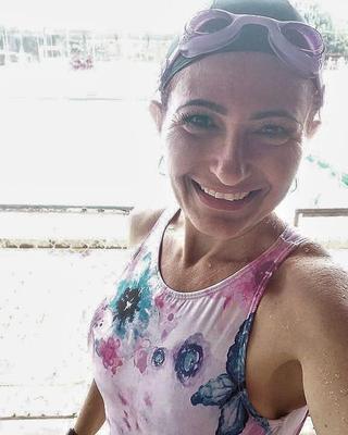 Heiße MILF und Triathletin von Gesicht zum Abspritzen