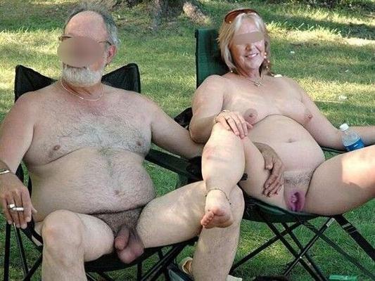 Camp de nudistes