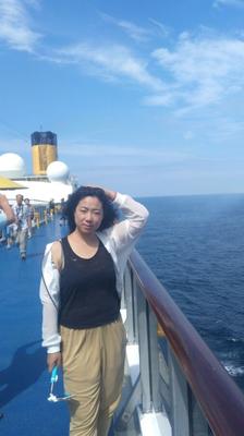 asiatique mature aux gros seins en croisière