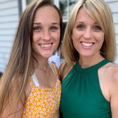 Mom or Daughter 5?